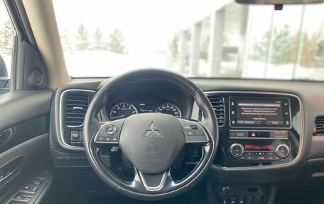 Mitsubishi Outlander III рестайлинг 3, 2019 год, 2 150 000 рублей, 11 фотография