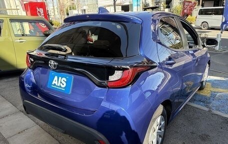 Toyota Yaris, 2022 год, 850 000 рублей, 3 фотография