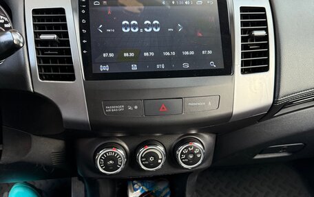 Mitsubishi Outlander III рестайлинг 3, 2011 год, 1 000 000 рублей, 9 фотография