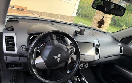 Mitsubishi Outlander III рестайлинг 3, 2011 год, 1 000 000 рублей, 6 фотография