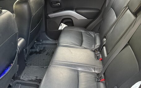 Mitsubishi Outlander III рестайлинг 3, 2011 год, 1 000 000 рублей, 11 фотография