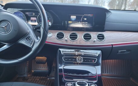 Mercedes-Benz E-Класс, 2016 год, 3 080 000 рублей, 8 фотография