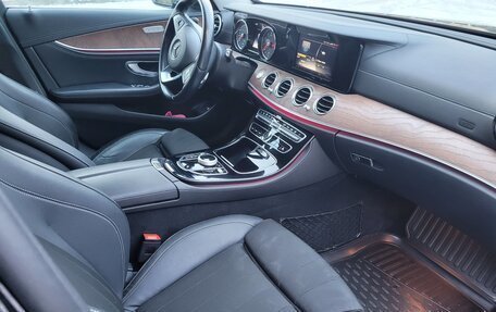 Mercedes-Benz E-Класс, 2016 год, 3 080 000 рублей, 9 фотография