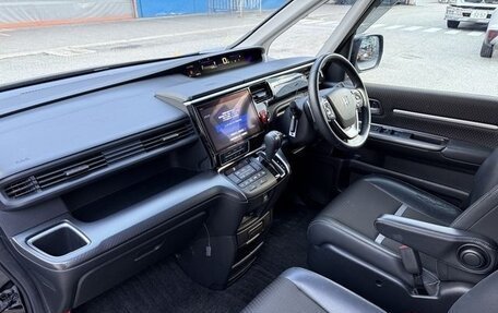 Honda Stepwgn IV, 2021 год, 2 100 000 рублей, 2 фотография