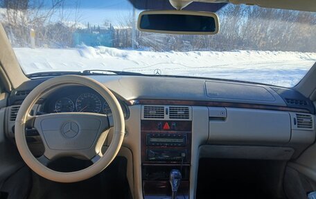 Mercedes-Benz E-Класс, 1998 год, 400 000 рублей, 14 фотография