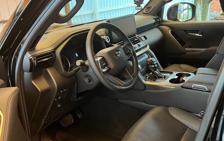 Toyota Land Cruiser, 2024 год, 13 500 000 рублей, 7 фотография