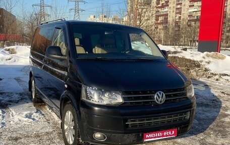 Volkswagen Multivan T5, 2013 год, 2 000 000 рублей, 1 фотография