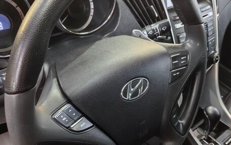 Hyundai Sonata VI, 2010 год, 1 090 000 рублей, 11 фотография