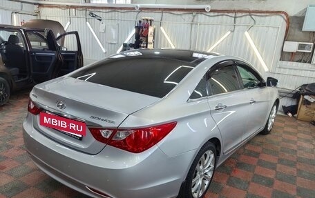 Hyundai Sonata VI, 2010 год, 1 090 000 рублей, 7 фотография