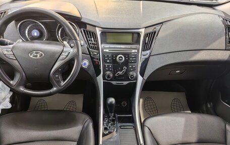 Hyundai Sonata VI, 2010 год, 1 090 000 рублей, 13 фотография