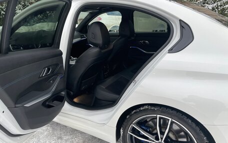 BMW 3 серия, 2019 год, 3 700 000 рублей, 33 фотография