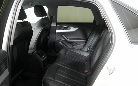 Audi A4, 2018 год, 1 750 000 рублей, 10 фотография