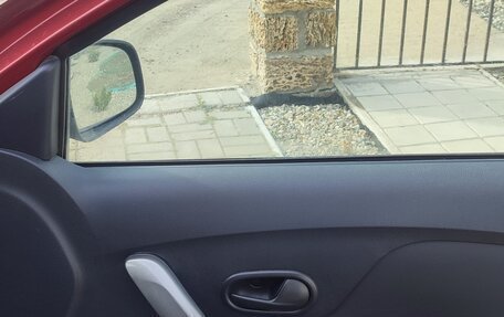 Renault Logan II, 2019 год, 1 400 000 рублей, 10 фотография