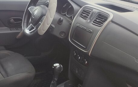 Renault Logan II, 2019 год, 1 400 000 рублей, 17 фотография