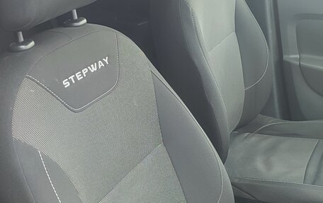 Renault Logan II, 2019 год, 1 400 000 рублей, 18 фотография