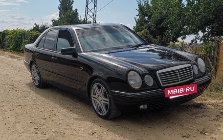 Mercedes-Benz E-Класс, 1997 год, 600 000 рублей, 2 фотография