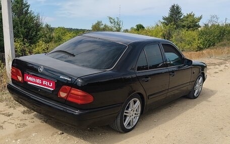 Mercedes-Benz E-Класс, 1997 год, 600 000 рублей, 4 фотография