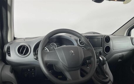 Peugeot Partner II рестайлинг 2, 2022 год, 2 350 000 рублей, 11 фотография