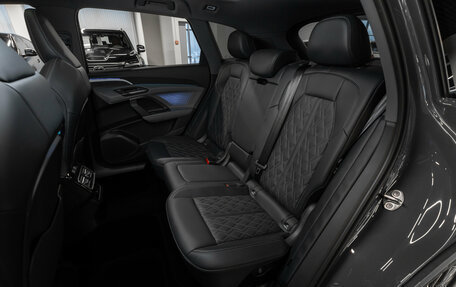 Audi Q5, 2025 год, 7 050 000 рублей, 13 фотография