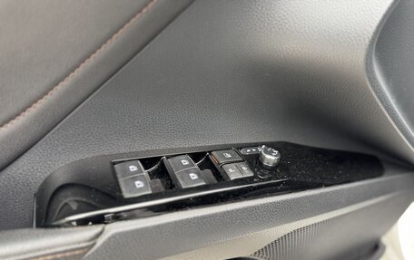 Toyota Camry, 2020 год, 2 990 000 рублей, 23 фотография