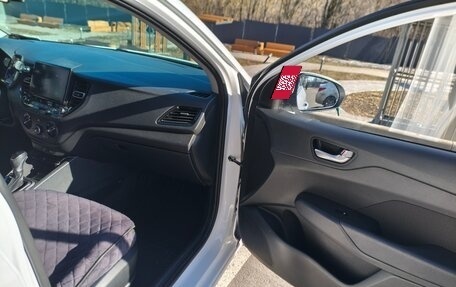 Hyundai Solaris II рестайлинг, 2022 год, 1 800 000 рублей, 14 фотография