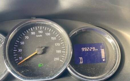 Renault Logan II, 2018 год, 899 999 рублей, 3 фотография