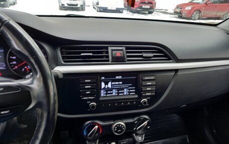 KIA Rio IV, 2018 год, 1 550 000 рублей, 8 фотография