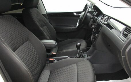 Skoda Rapid I, 2017 год, 1 136 400 рублей, 33 фотография