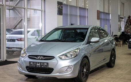 Hyundai Solaris II рестайлинг, 2012 год, 780 000 рублей, 3 фотография