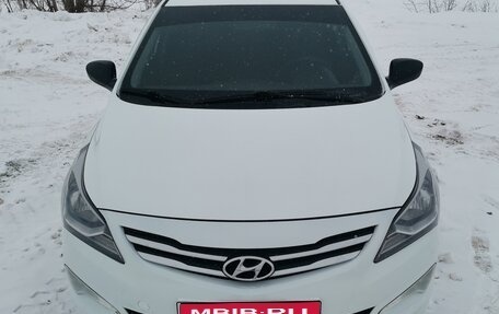 Hyundai Solaris II рестайлинг, 2015 год, 920 000 рублей, 1 фотография