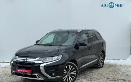 Mitsubishi Outlander III рестайлинг 3, 2019 год, 2 100 000 рублей, 1 фотография