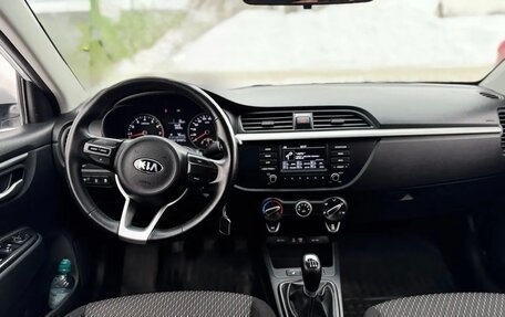 KIA Rio IV, 2018 год, 1 300 000 рублей, 9 фотография