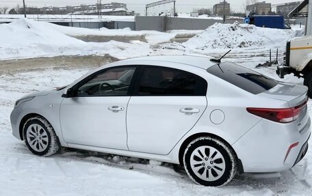 KIA Rio IV, 2018 год, 1 300 000 рублей, 8 фотография