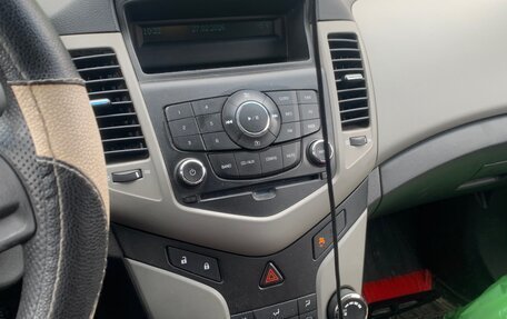 Chevrolet Cruze II, 2012 год, 800 000 рублей, 3 фотография