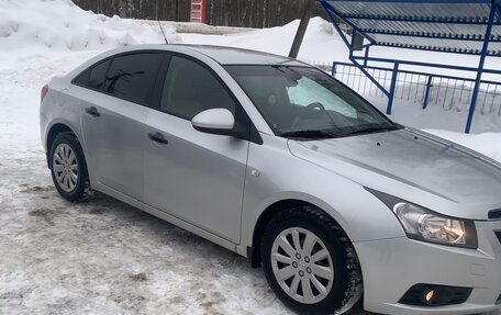 Chevrolet Cruze II, 2012 год, 800 000 рублей, 2 фотография
