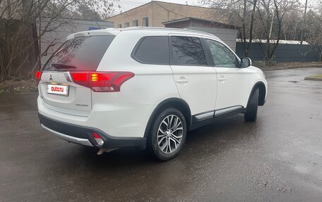 Mitsubishi Outlander III рестайлинг 3, 2016 год, 1 850 000 рублей, 9 фотография