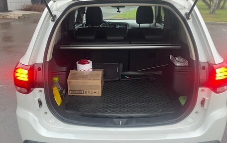 Mitsubishi Outlander III рестайлинг 3, 2016 год, 1 850 000 рублей, 17 фотография