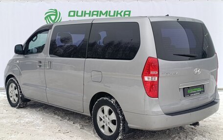 Hyundai Grand Starex Grand Starex I рестайлинг 2, 2017 год, 2 420 000 рублей, 7 фотография