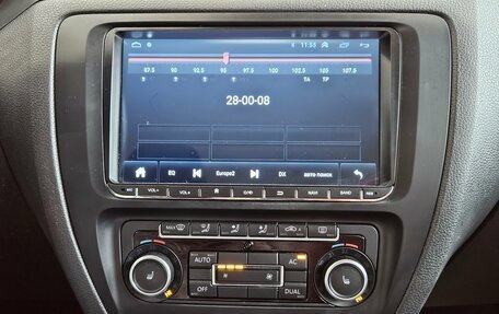 Volkswagen Jetta VI, 2011 год, 1 095 000 рублей, 11 фотография