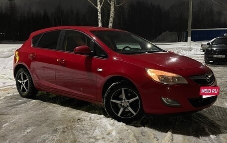 Opel Astra J, 2012 год, 770 000 рублей, 2 фотография