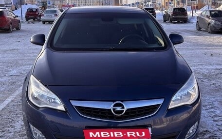 Opel Astra J, 2011 год, 680 000 рублей, 1 фотография