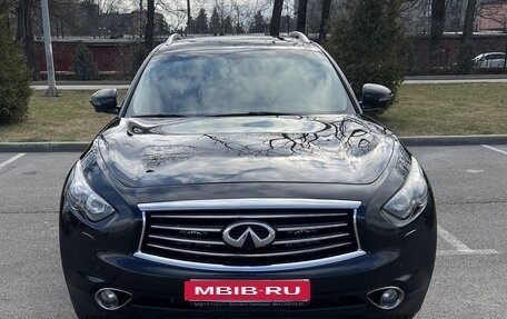 Infiniti QX70, 2013 год, 2 380 000 рублей, 1 фотография