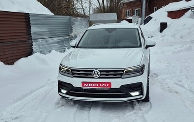 Volkswagen Tiguan II, 2019 год, 3 090 000 рублей, 1 фотография