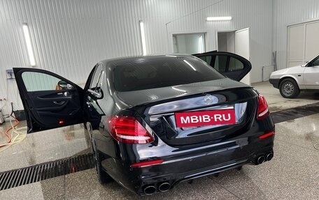 Mercedes-Benz E-Класс, 2017 год, 4 100 000 рублей, 5 фотография