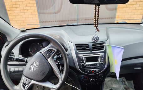 Hyundai Solaris II рестайлинг, 2015 год, 650 000 рублей, 5 фотография