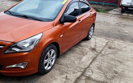 Hyundai Solaris II рестайлинг, 2015 год, 650 000 рублей, 4 фотография