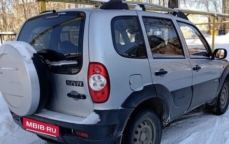 Chevrolet Niva I рестайлинг, 2010 год, 450 000 рублей, 3 фотография