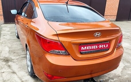 Hyundai Solaris II рестайлинг, 2015 год, 650 000 рублей, 3 фотография