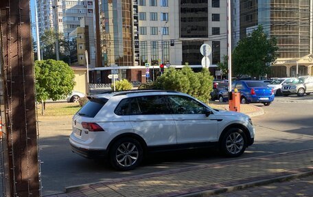 Volkswagen Tiguan II, 2017 год, 2 500 000 рублей, 4 фотография