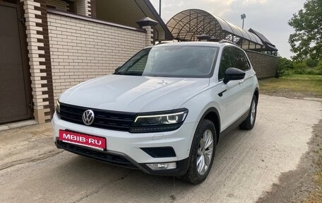 Volkswagen Tiguan II, 2017 год, 2 500 000 рублей, 2 фотография